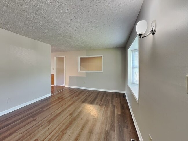 Photo - 1502 Elizabeth Dr