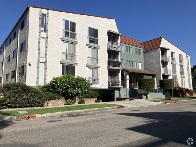 Building Photo - CAN - Canterbury Apartments