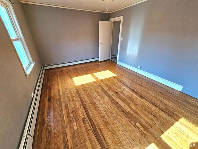 Building Photo - 36 N 6th Ave Unit 2S Rental