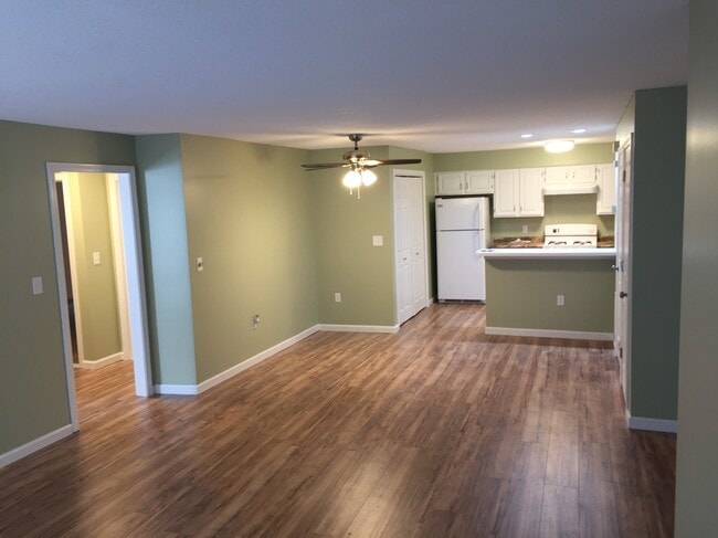 Photo - 507 Ashmead Cmn Unit 507