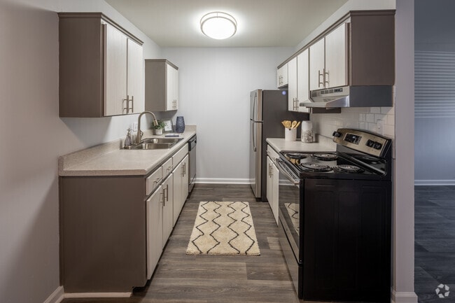 1BR, 1BA - 650SF - Kitchen