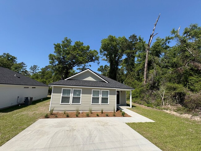New 4 Bedroom Home Available Now - New 4 Bedroom Home Available Now