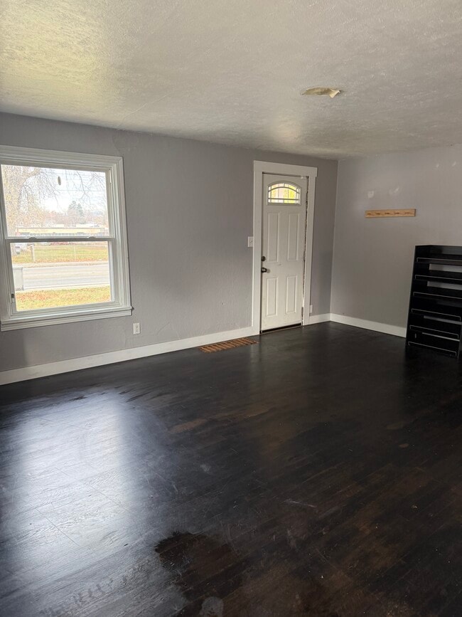 Photo - 9518 E Broadway Ave