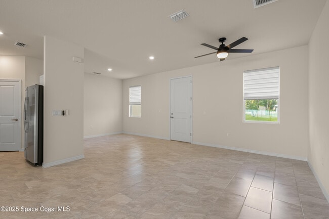 Photo - 1426 Seeley Cir NW