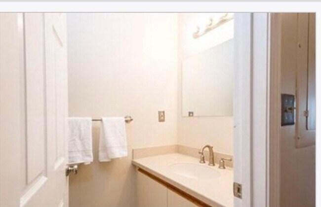 Photo - 306 Tappan St Unit 4R