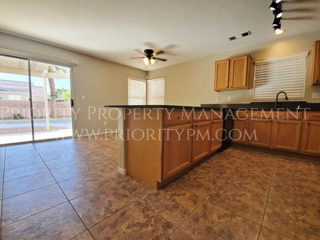 Photo - 5749 Typan St