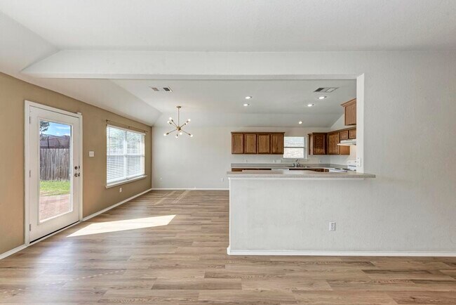 Photo - 1203 Tricia Cove Casa