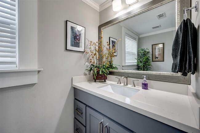 Photo - 5205 Irvington Blvd