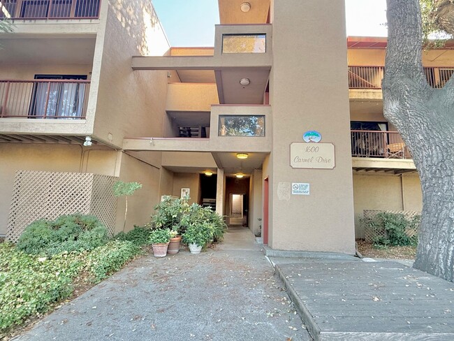 One Bedroom One Bath Condo Available in Wa... - One Bedroom One Bath Condo Available in Wa... Unit 18