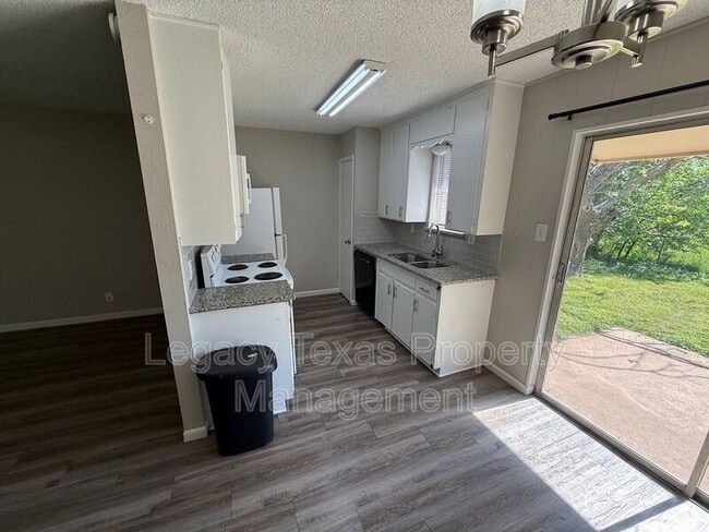 Photo - 1507 McAnear St