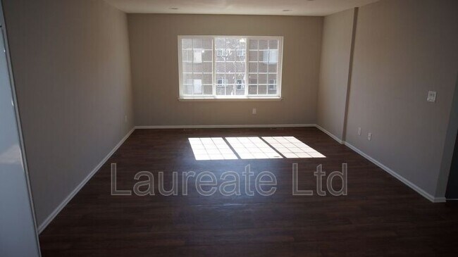Photo - 2995 W Yale Ave