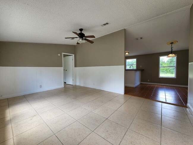 Photo - 4 BED 2 BATH, 3 ACRES, FENCED PADDOCK