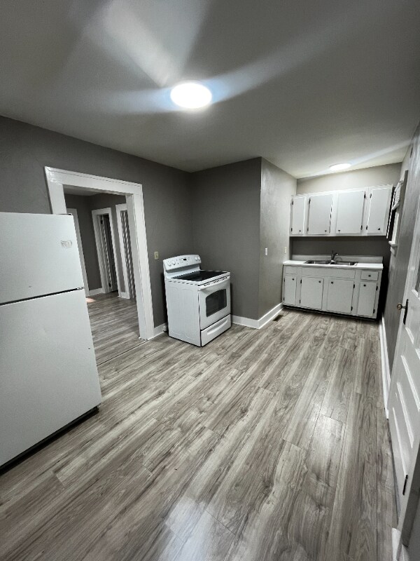 Photo - 623 N F St