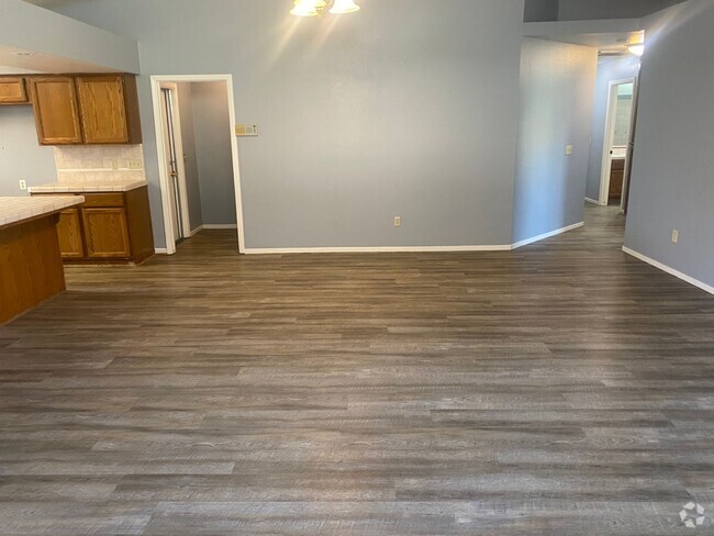 Building Photo - Home for Rent SE Area