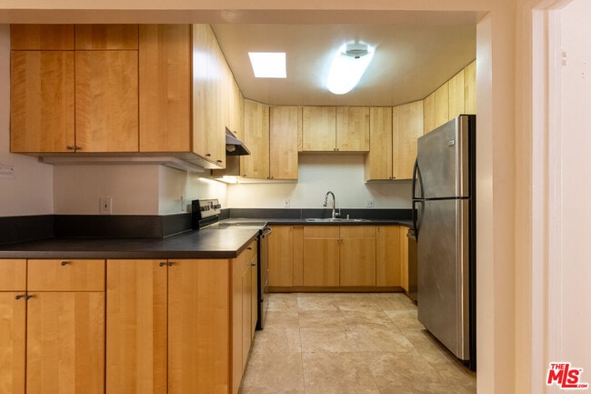 Photo - 1033 6th St Unit 304