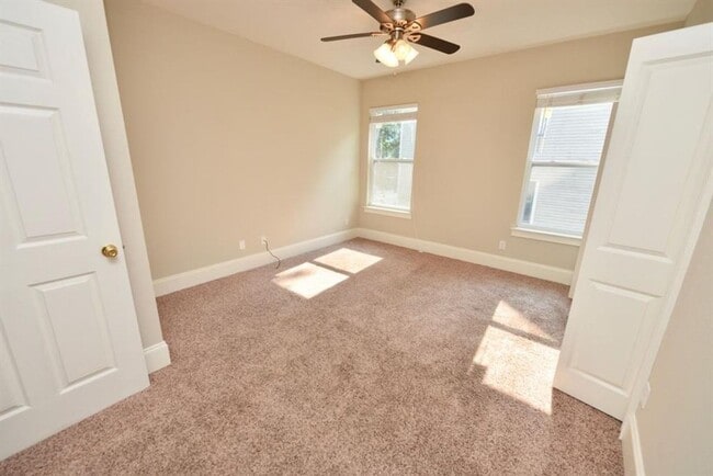 Photo - 454 St Francis St