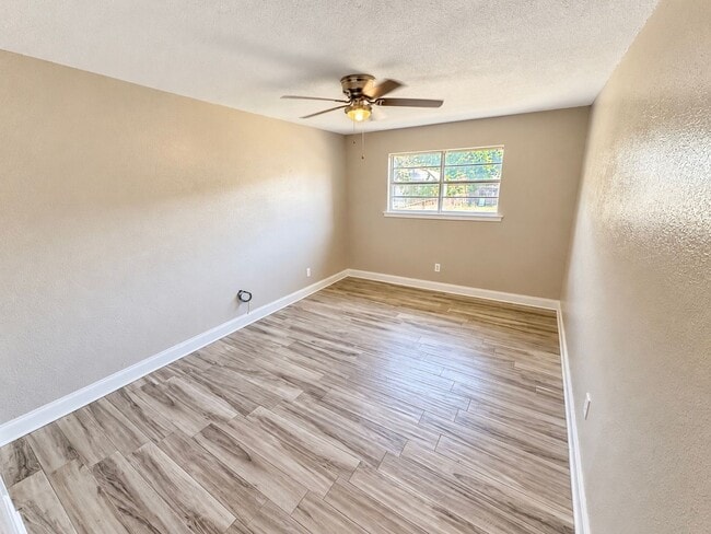 2532 La Vonne Cir