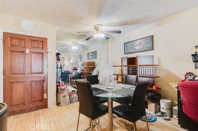 Photo - 18307 Burbank Blvd Unidad 233