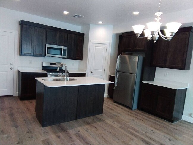 Photo - Located in Arbor Park