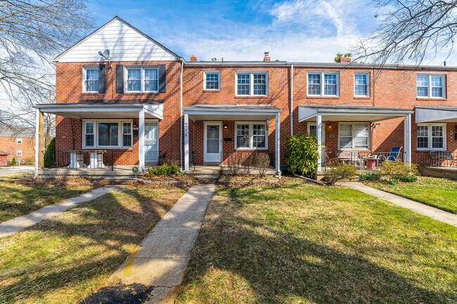 Photo - 977 Fairmount Ave