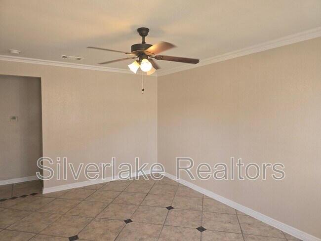 Photo - 2429 Salmon St