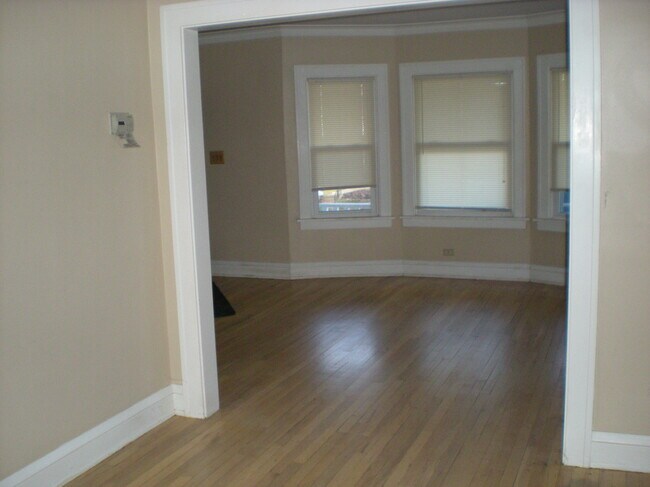 Photo - 1651 Victoria Ave