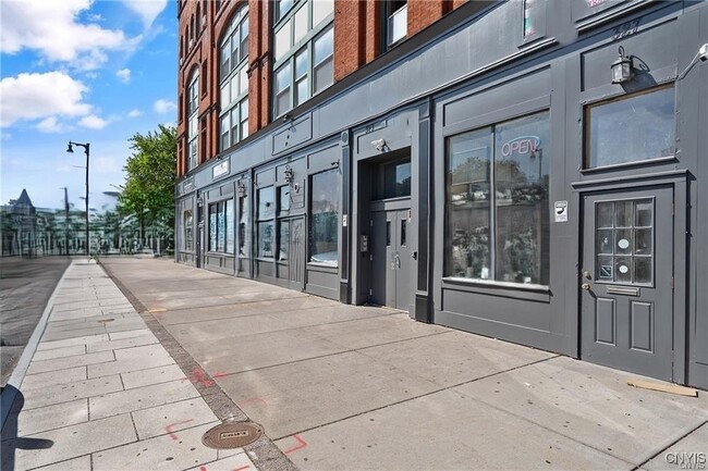 Photo - 319 N Salina St