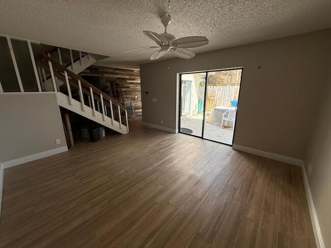 Photo - 717 W Ocean Ave