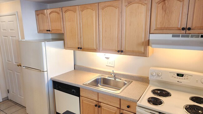 Photo - 918 S Logan St Unit 102