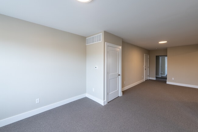 Photo - 2571 S Kinnickinnic Ave Unit 201