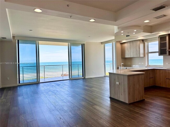 Building Photo - 4810 N Hwy A1A Unit 3C Rental