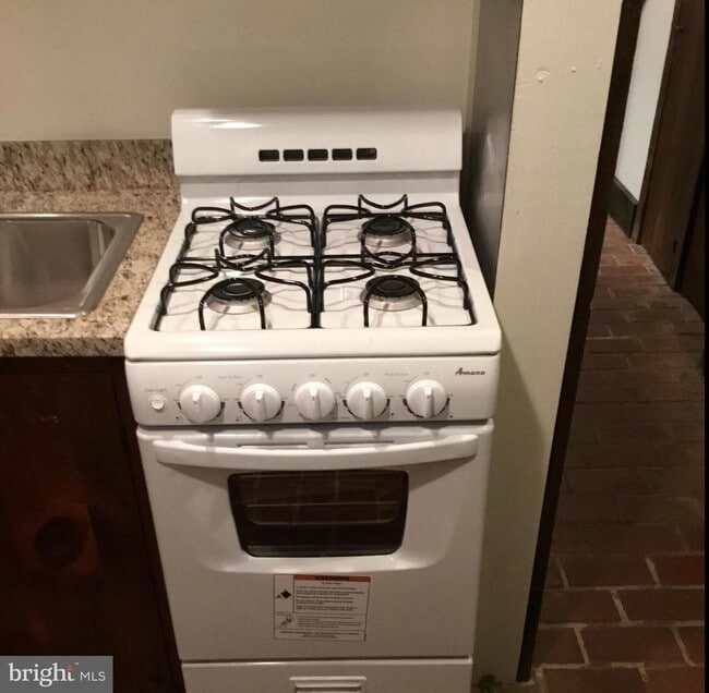 Photo - 511 Wilkes St