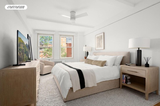 Photo - 302 W 12th St