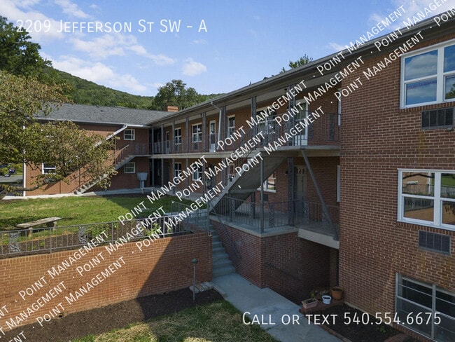 Photo - 2209 Jefferson St SW Unit A