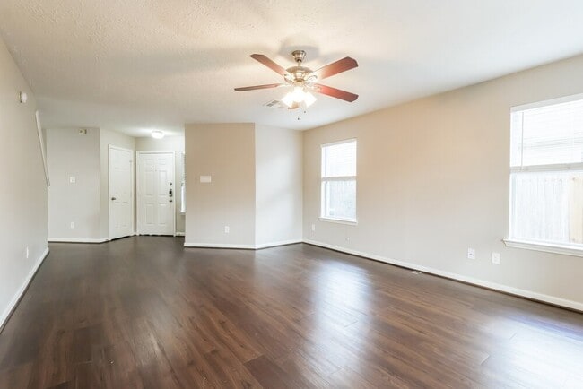 Photo - 21818 Hemlock Park Dr