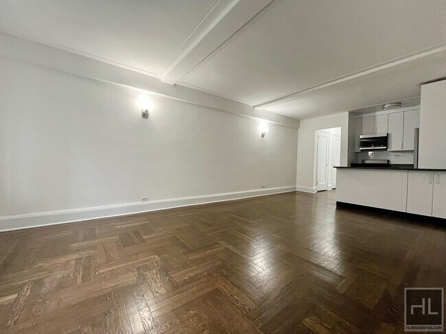 Photo - EAST 38 STREET Unit 1B