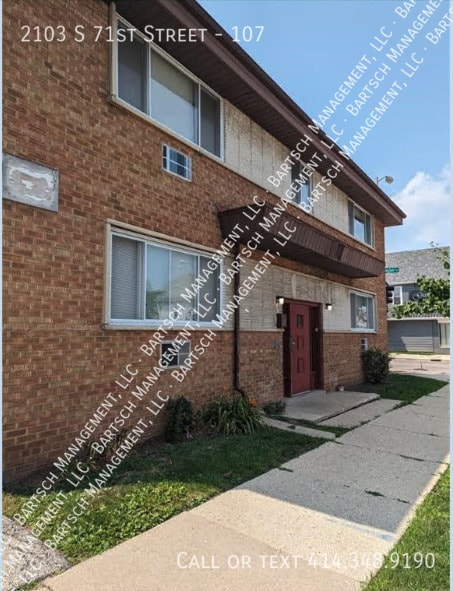 Building Photo - 2103 S 71st St Unit 107