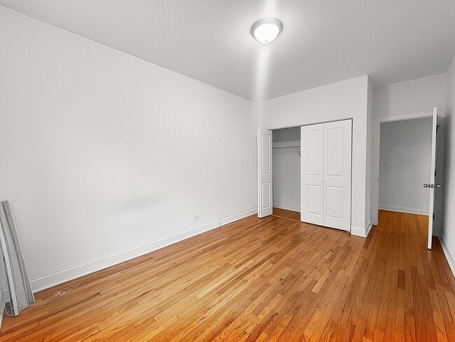 Photo - Large 2-bed/2-bath Apartment With Updated Kitchen and Large Living Room Unit 3403B-2