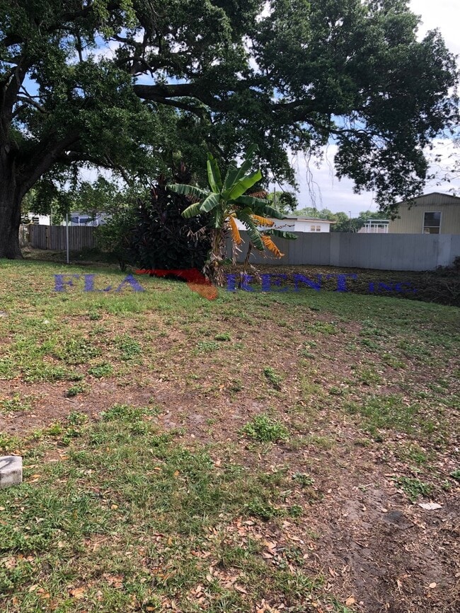 Building Photo - **3/2 Manufactured home near Boggy Creek Road/Taft** Unit m9663c