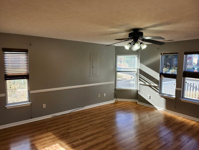 Photo - For Rent: Harrisonburg 3 BR, 2.5 Bath Townhouse