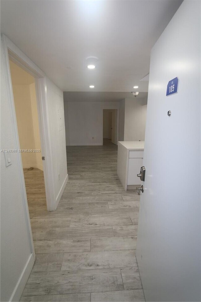 Photo - 10755 SW 108th Ave Unidad 105