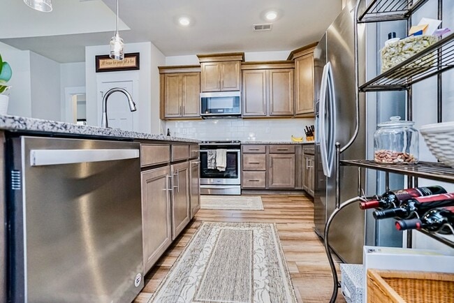 Photo - 111 Rosecroft Dr