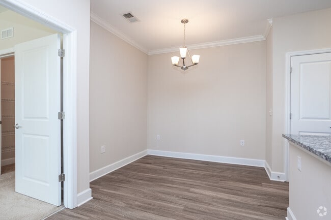 2BR, 2BA - 1,185SF - Dining Area