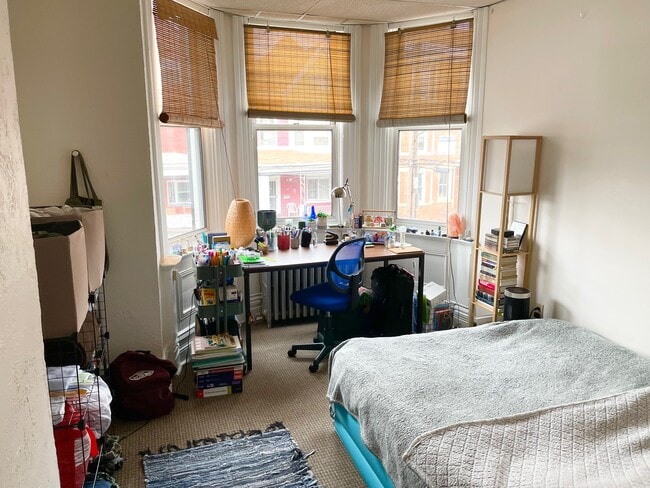 Building Photo - 3604 Dawson St Unit #3