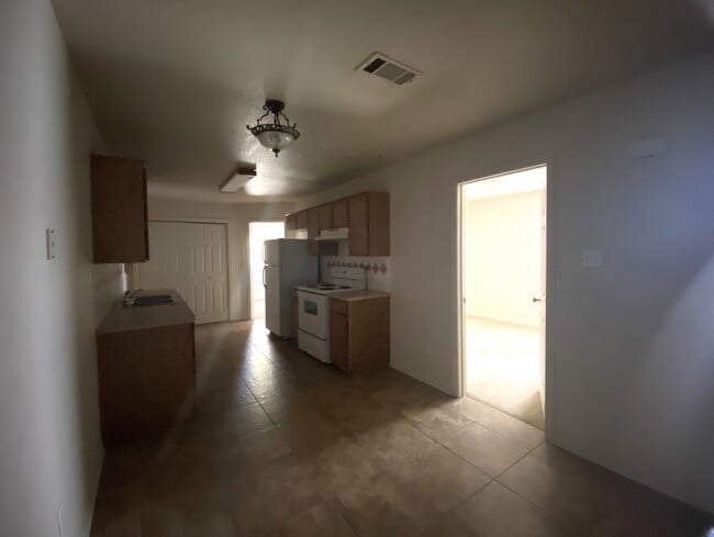 Photo - 1002 W Avenue B Unit 2