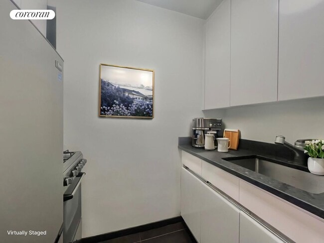 Photo - 339 E 57th St