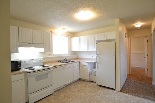 Building Photo - 502 E George St Unit D