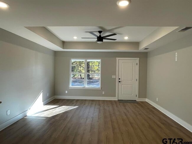 Photo - 518 Post Oak Dr