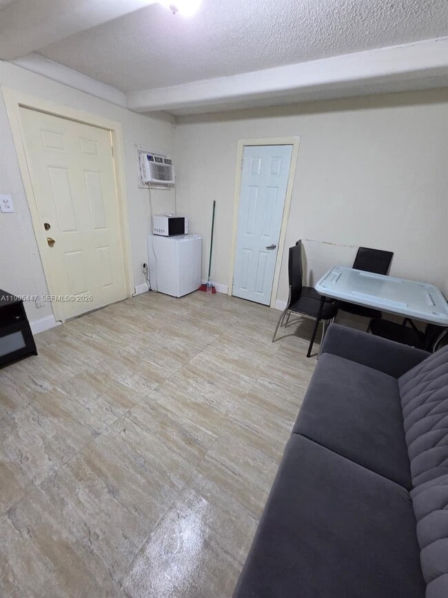 Photo - 1420 SW 129th Ct Unit 1