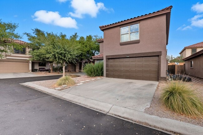 Building Photo - Beautiful 2-Story Home with Modern Upgrade...
